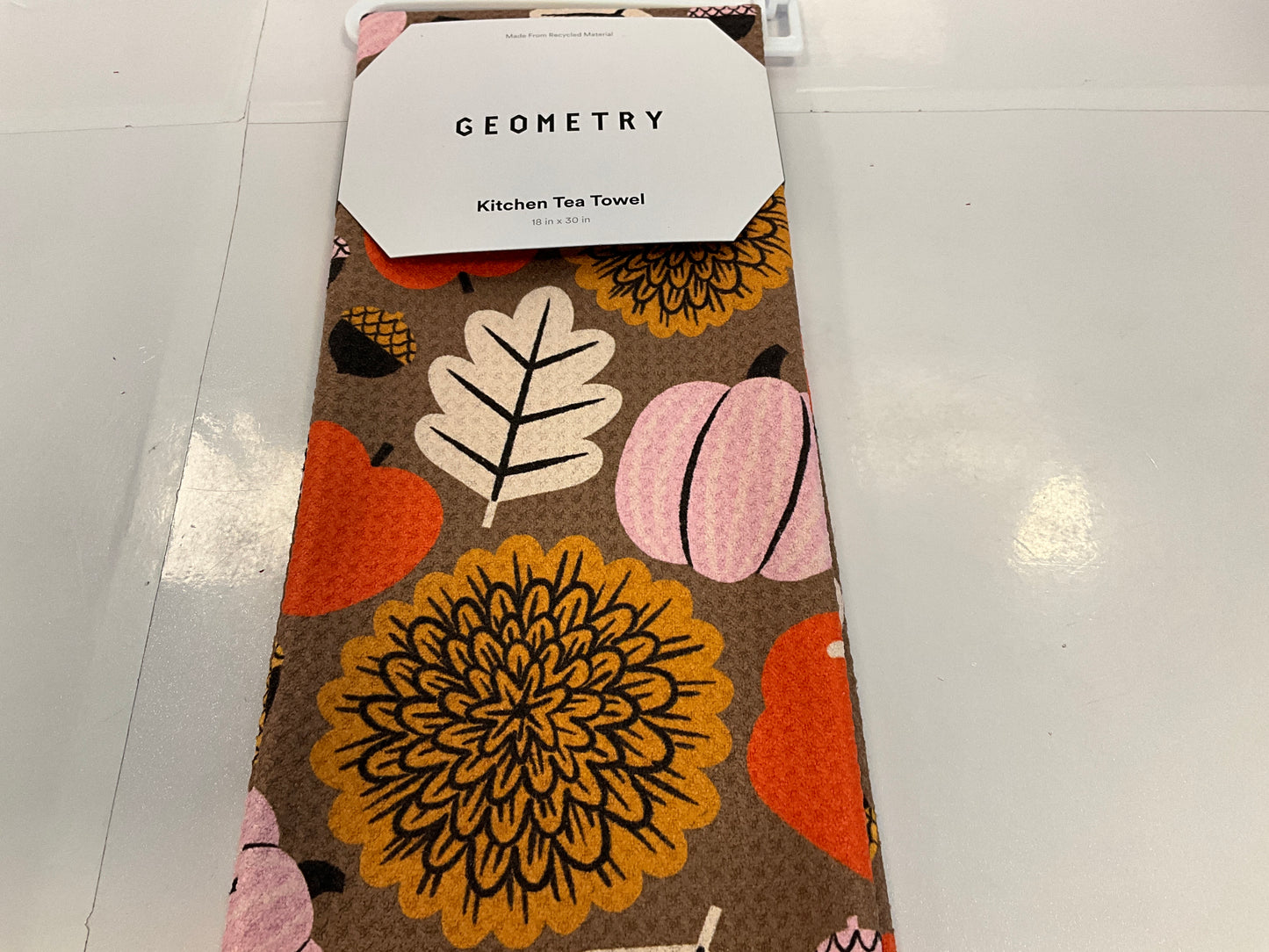 Geom Tea Crisp & Cozy