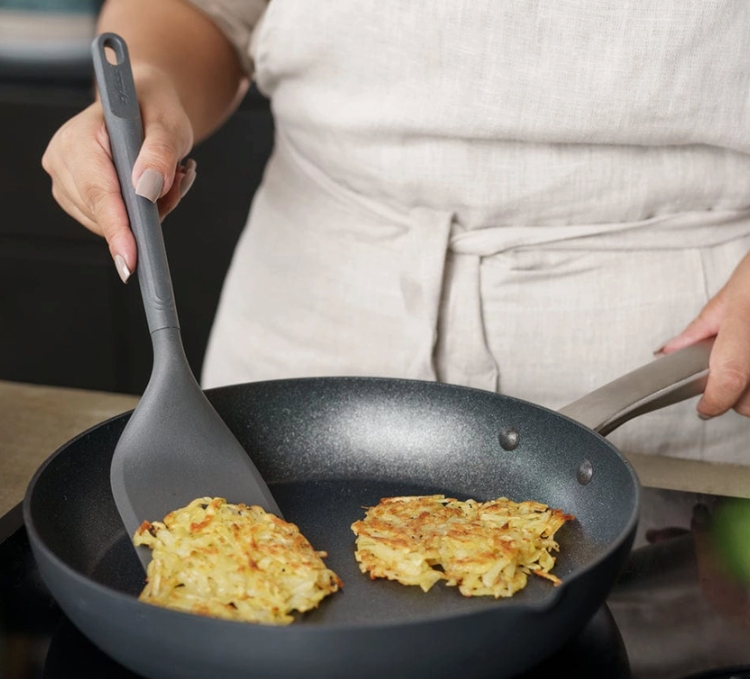 Zyliss Angled Turner