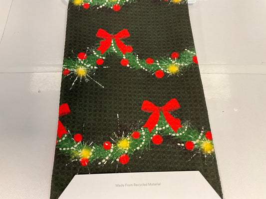 Geom Tea Yuletide Garland