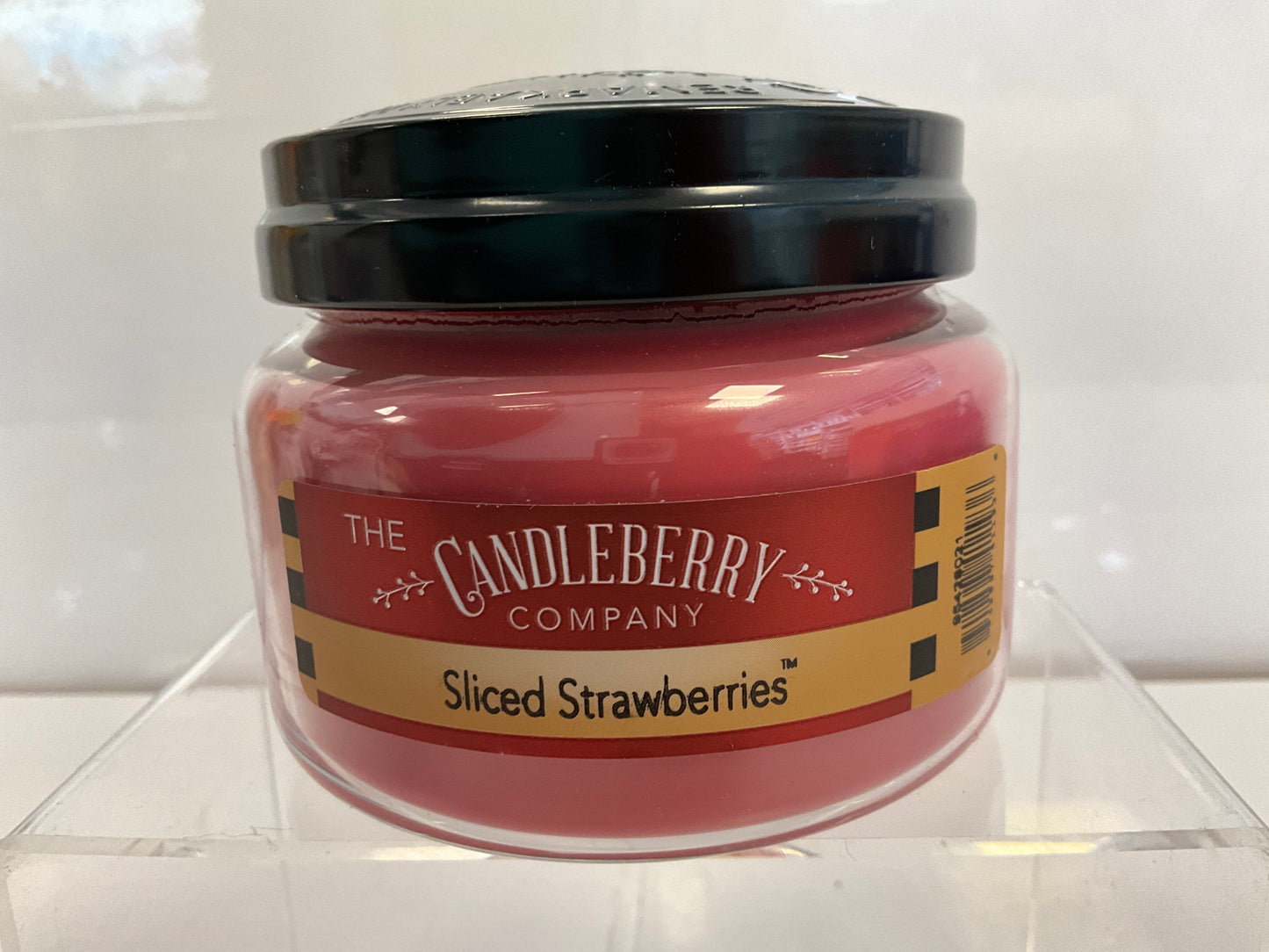 CNDB Candle Sliced Strawberries