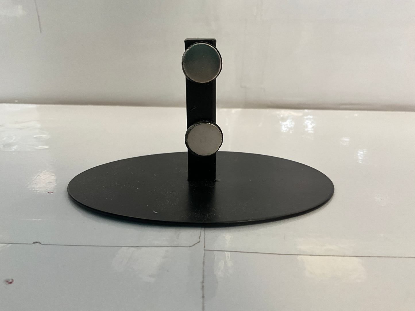 Roeda Magnetic Stand