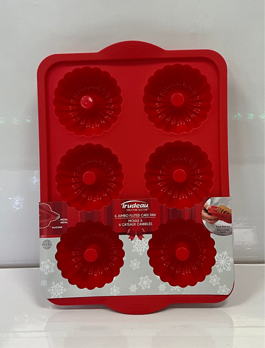 Trudeau SS Red Fluted Cake Pan