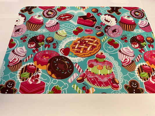 2 Lumps Placemats Yummy Cakes