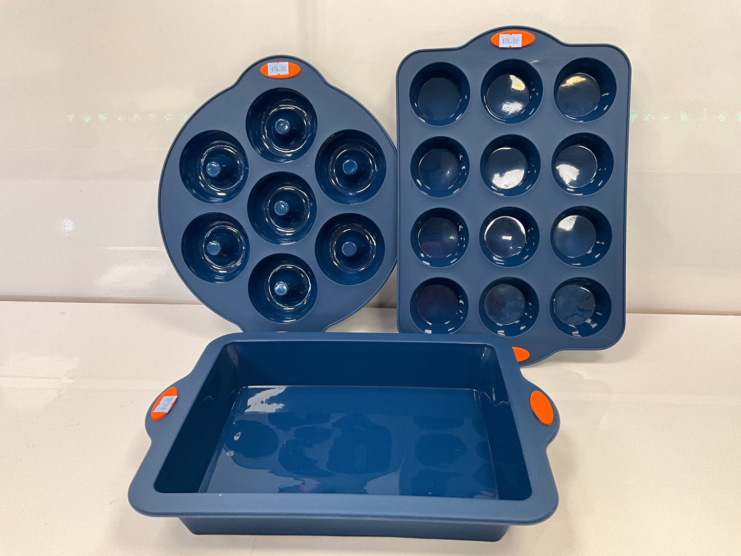 Silicone Pans $16