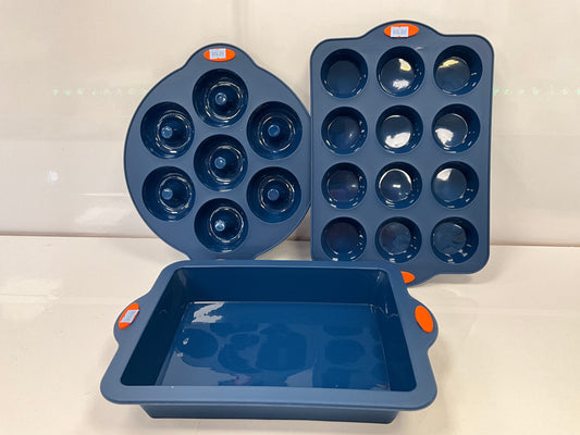 Silicone Pans $16